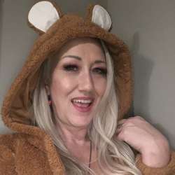 Amelia0022's Chat & Dating Profile