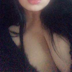 Bbykitsi's Chat & Dating Profile