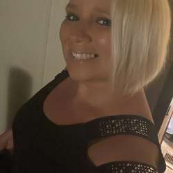 Christine8969's Chat & Dating Profile