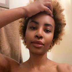 Emilylove411's Chat & Dating Profile