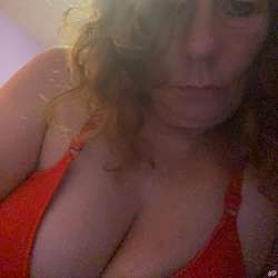Lovely420's Chat & Dating Profile