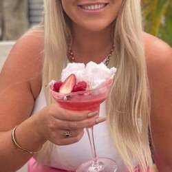 Playfulwoman's Chat & Dating Profile