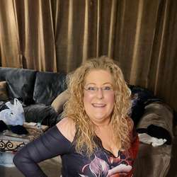 Redhotandready's Chat & Dating Profile