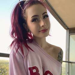 Sarahs's Chat & Dating Profile