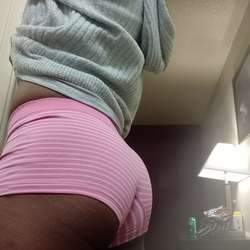 Submissive100's Chat & Dating Profile