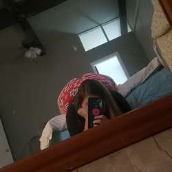Thickstoner33's Chat & Dating Profile