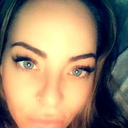 laylaxxx5's Chat & Dating Profile