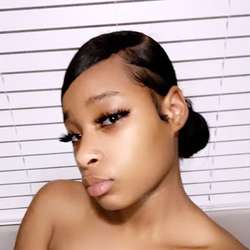 liya's Chat & Dating Profile